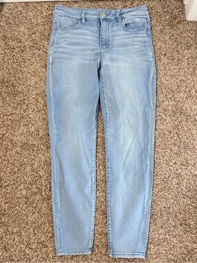 American Eagle Light Wash Stretch Jeans